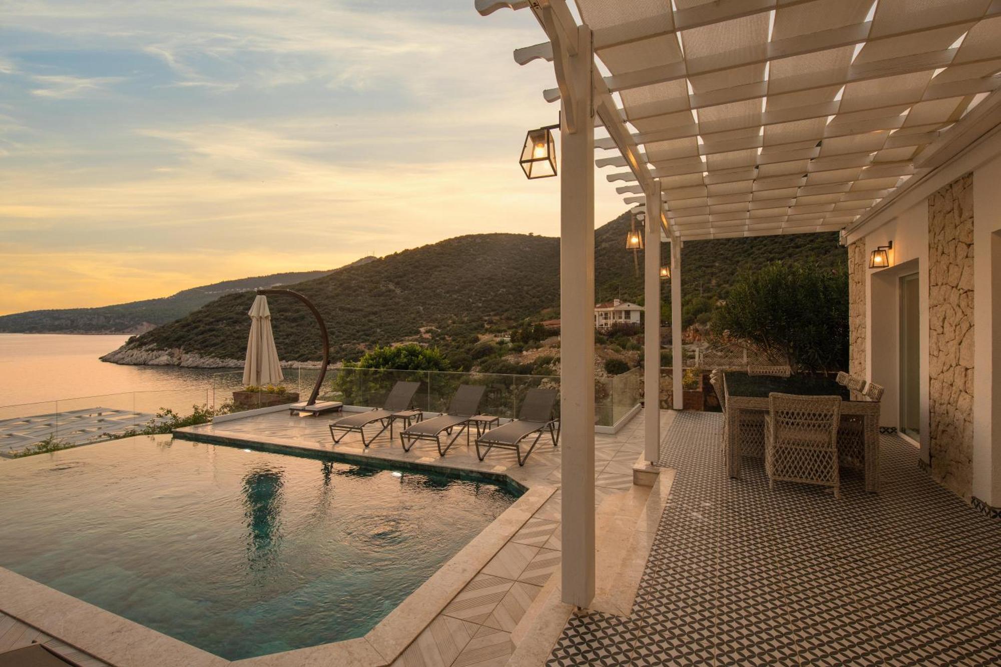 Beachfront White Villa With Private Swimming Pool Kalkan Kültér fotó